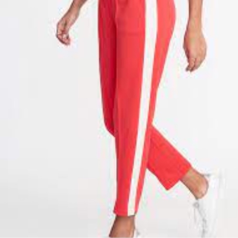 Old Navy Actives Cropped Pants